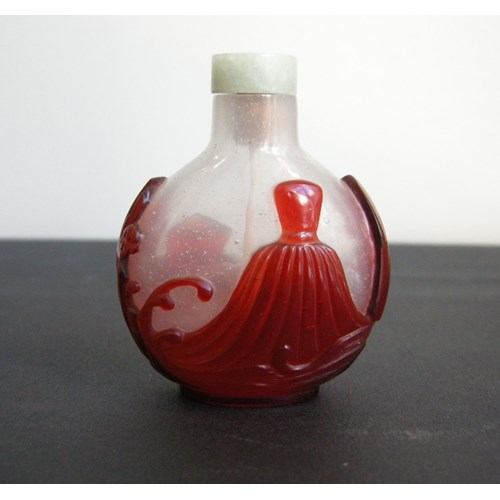 Snuff bottle overlay red on opalescent ground